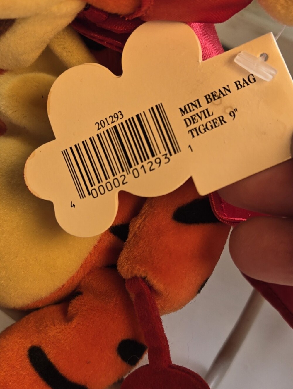 Disney Mouseketoys Winnie the Pooh & Tigger Plushies in Halloween Costume Bundle - Picture 8 of 11